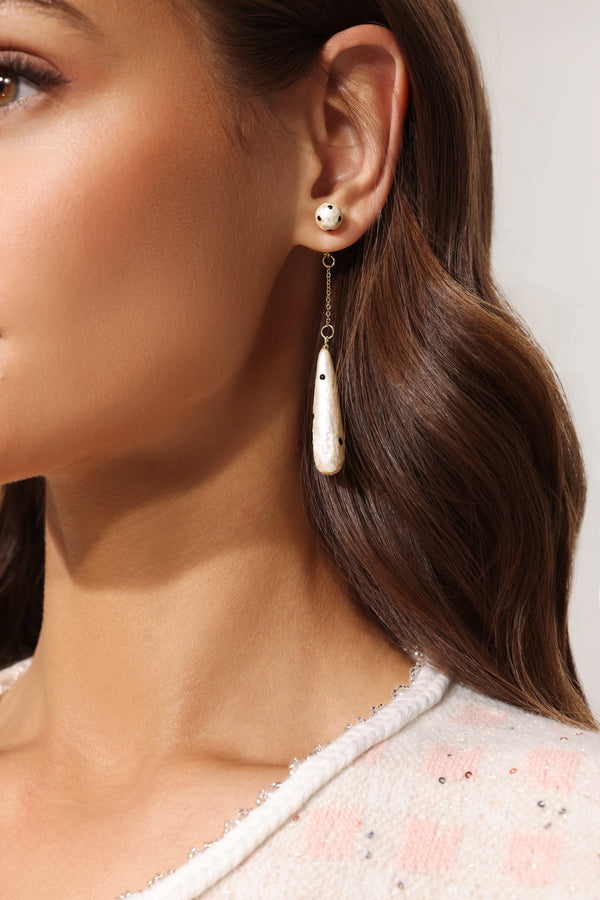 Pansy Wave Point Tassel Earrings